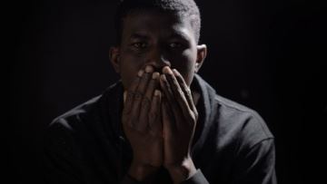 “彩虹之舞”——一场生命与希望的奇幻旅程