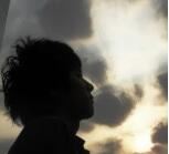 一场寂寞凭谁诉，算前言，总轻负