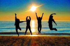 微笑着向从前说再见