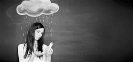 昨天跟大姐回家看老爸, 刚一进村口,就发现爸爸站在村口等着我