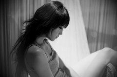 露台冷,陪我可好。