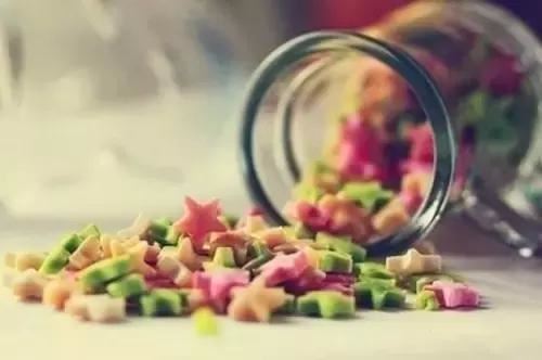 一条小溪的光芒