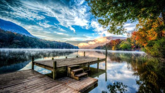 深冬的夜，凄凉中依然温暖