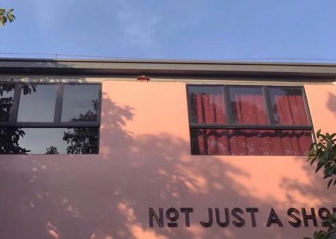 离别，却不愿说再见