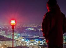 我在倾泻的雨水中狂走