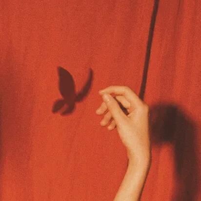 用时间和心看人，而不是用眼睛