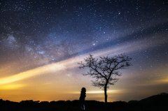 岁月如风，指尖滑过的故事