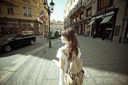 爱，不外是一个全心计划的谎话