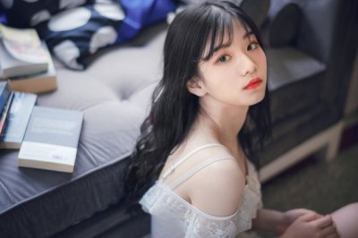 敬往事一杯酒,再爱也不回头