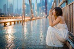 站在春头接红娘