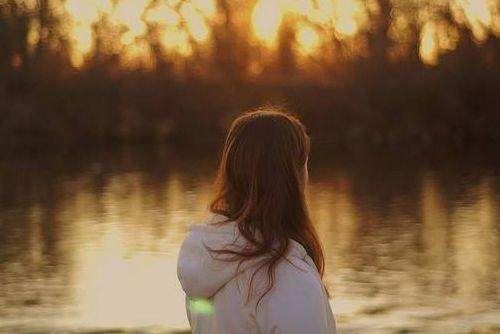 十八岁的天空,微风、有雨