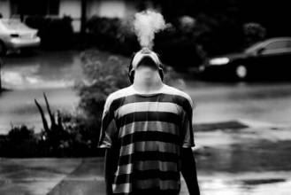 老人讲鬼故事，大家听