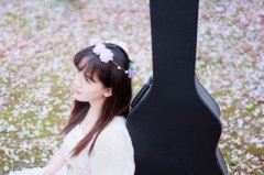 海子边等待的女人