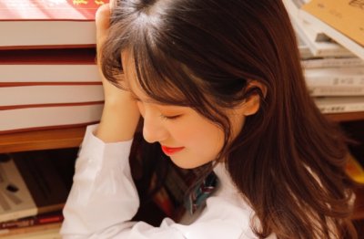 请不要践踏丑姑娘的世界