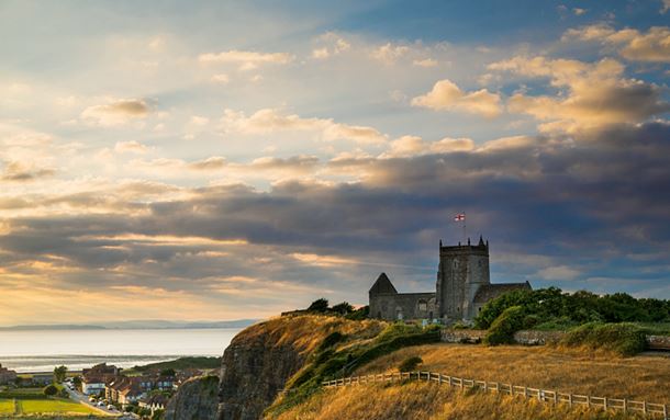 在春天的鼓舞下