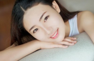 幸福与草地上的彩虹